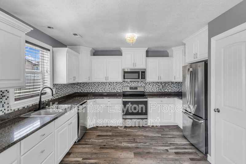 138 Sam Gates Rd - Photo 3 of 28