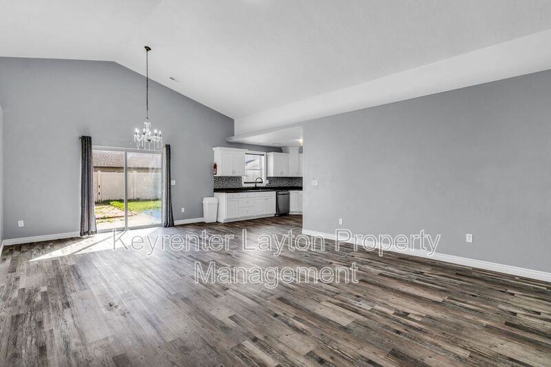 138 Sam Gates Rd - Photo 4 of 28