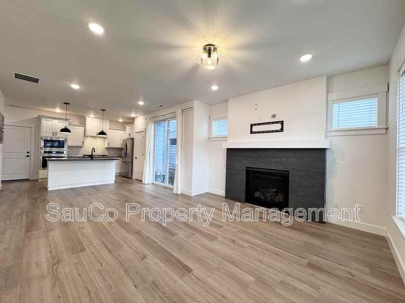 3920 Se 83rd Ave - Photo 2 of 24