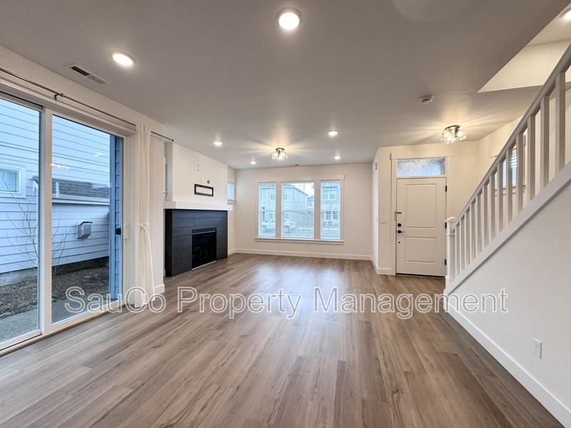 3920 Se 83rd Ave - Photo 3 of 24