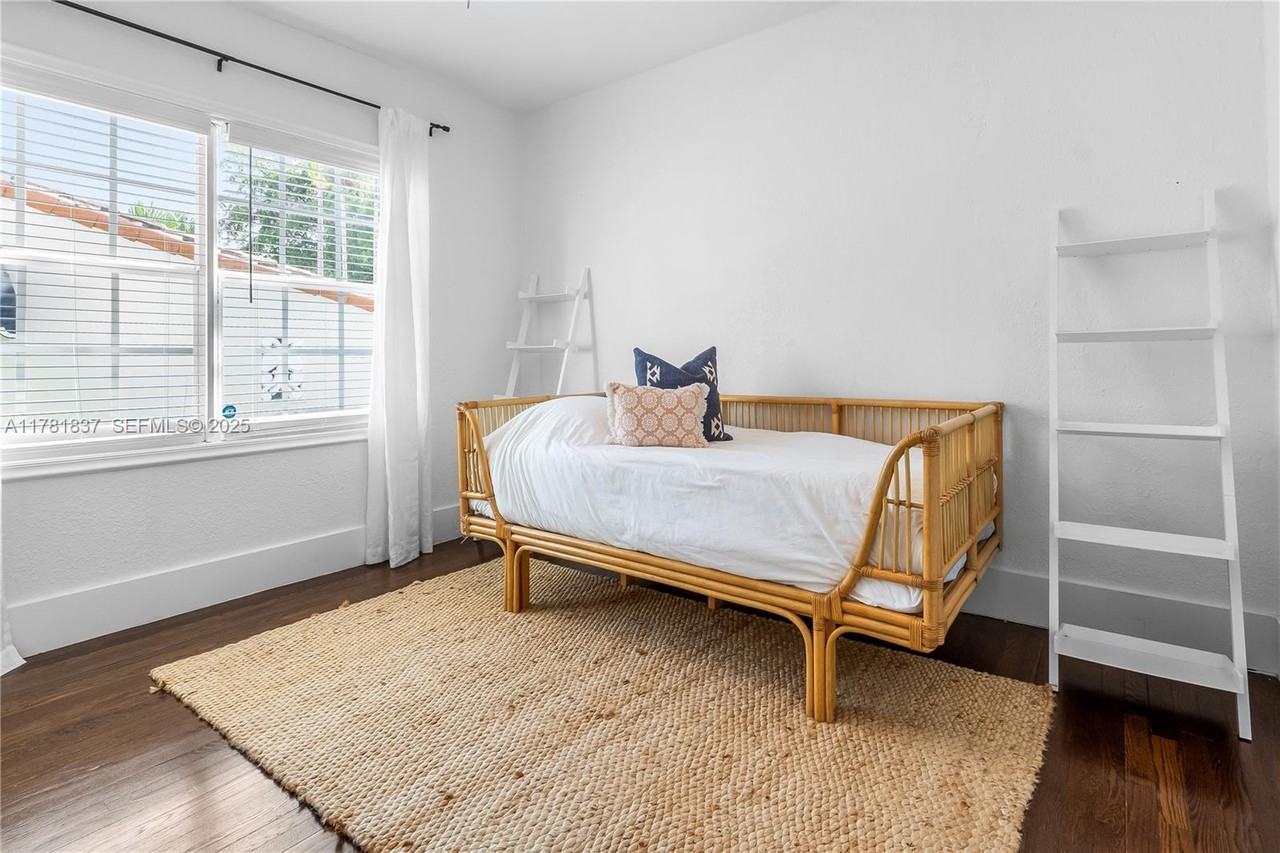 829 Lorca Street - Photo 7 of 20