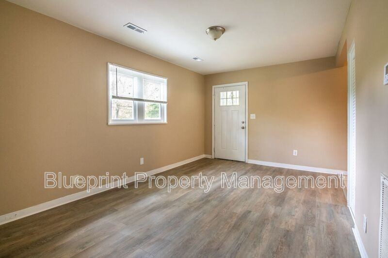 252 Meadowdale Ave - Photo 2 of 11