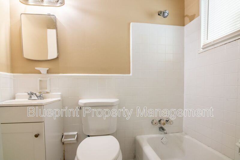 252 Meadowdale Ave - Photo 6 of 11