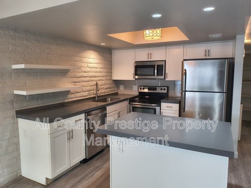 1420 E Bethany Home Rd #23 - Photo 4 of 4