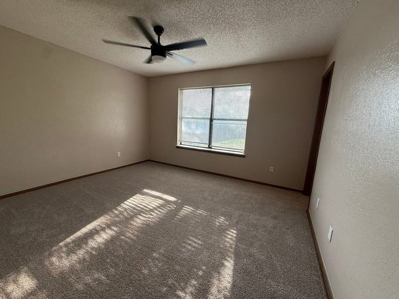 8212 N 118th East Ave - Photo 5 of 9