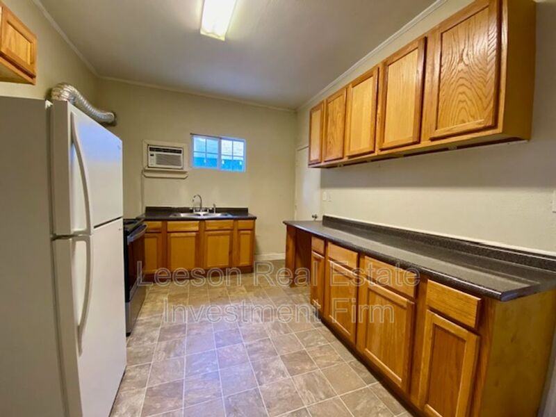 649 Merrick St #A - Photo 7 of 10