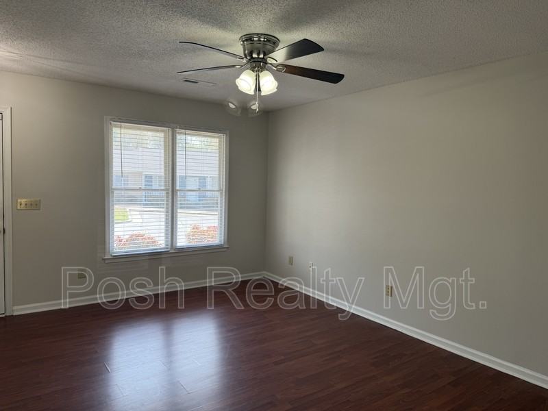 629 Mystic Dr - Photo 2 of 10