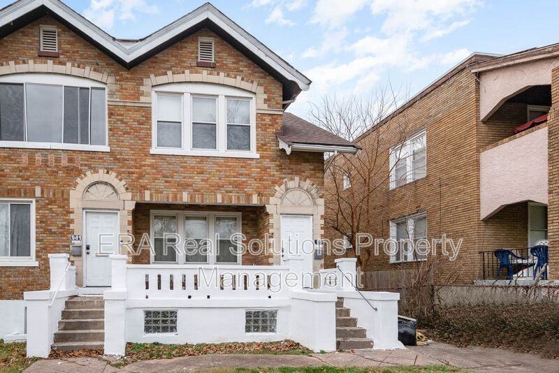 979 Burton Ave - Photo 2 of 18