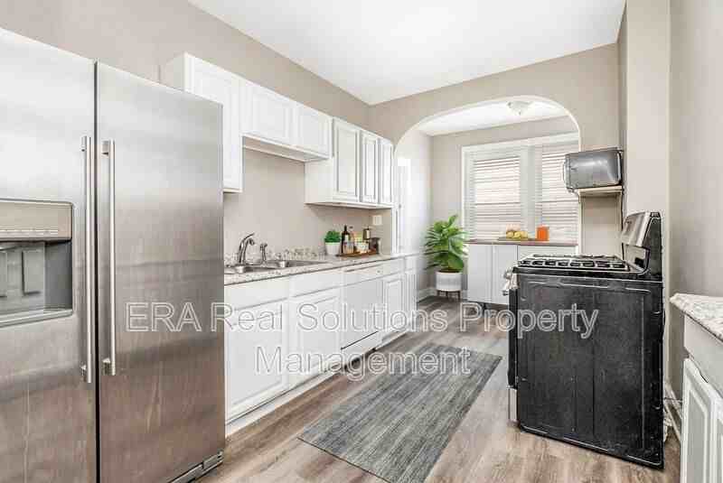 979 Burton Ave - Photo 4 of 18