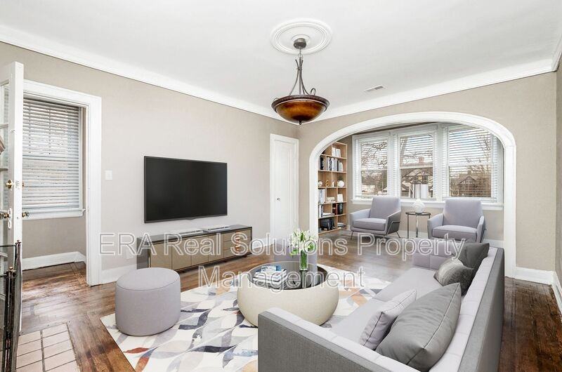 979 Burton Ave - Photo 6 of 18