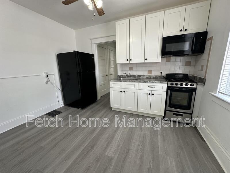 431 Fremont St #4 - Photo 4 of 20