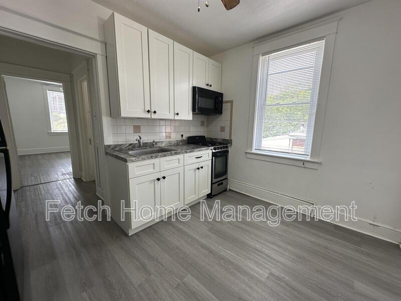 431 Fremont St #4 - Photo 5 of 20