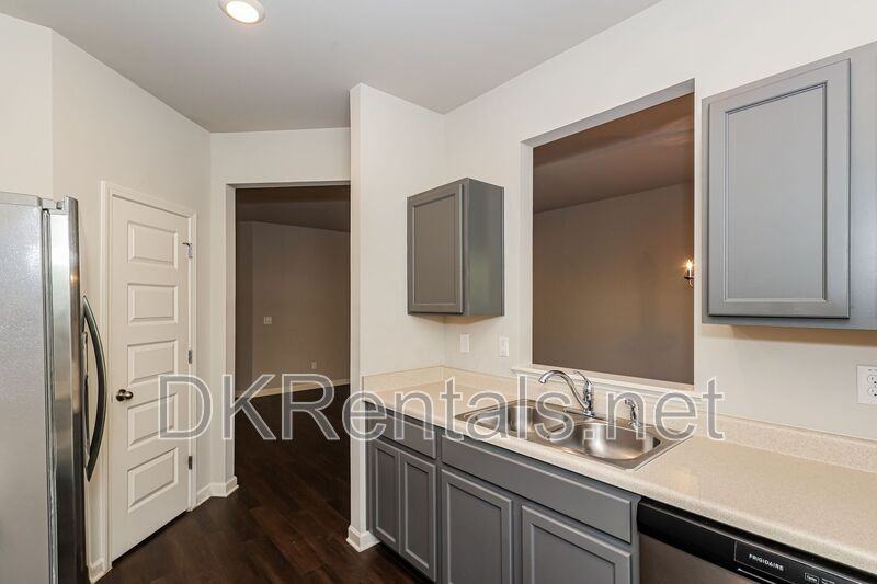 6350 Rockaway Rd - Photo 5 of 15