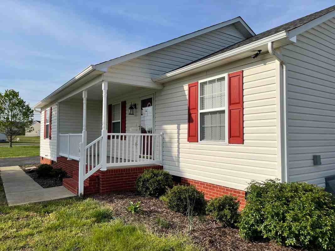 1610 Robert Rd - Photo 5 of 31