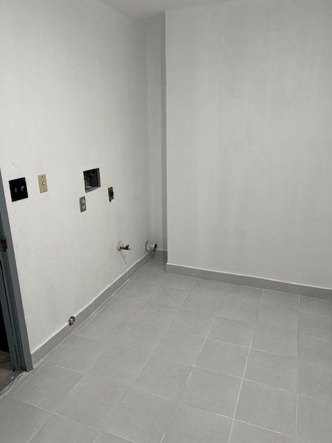 715 Crane St - Photo 7 of 8