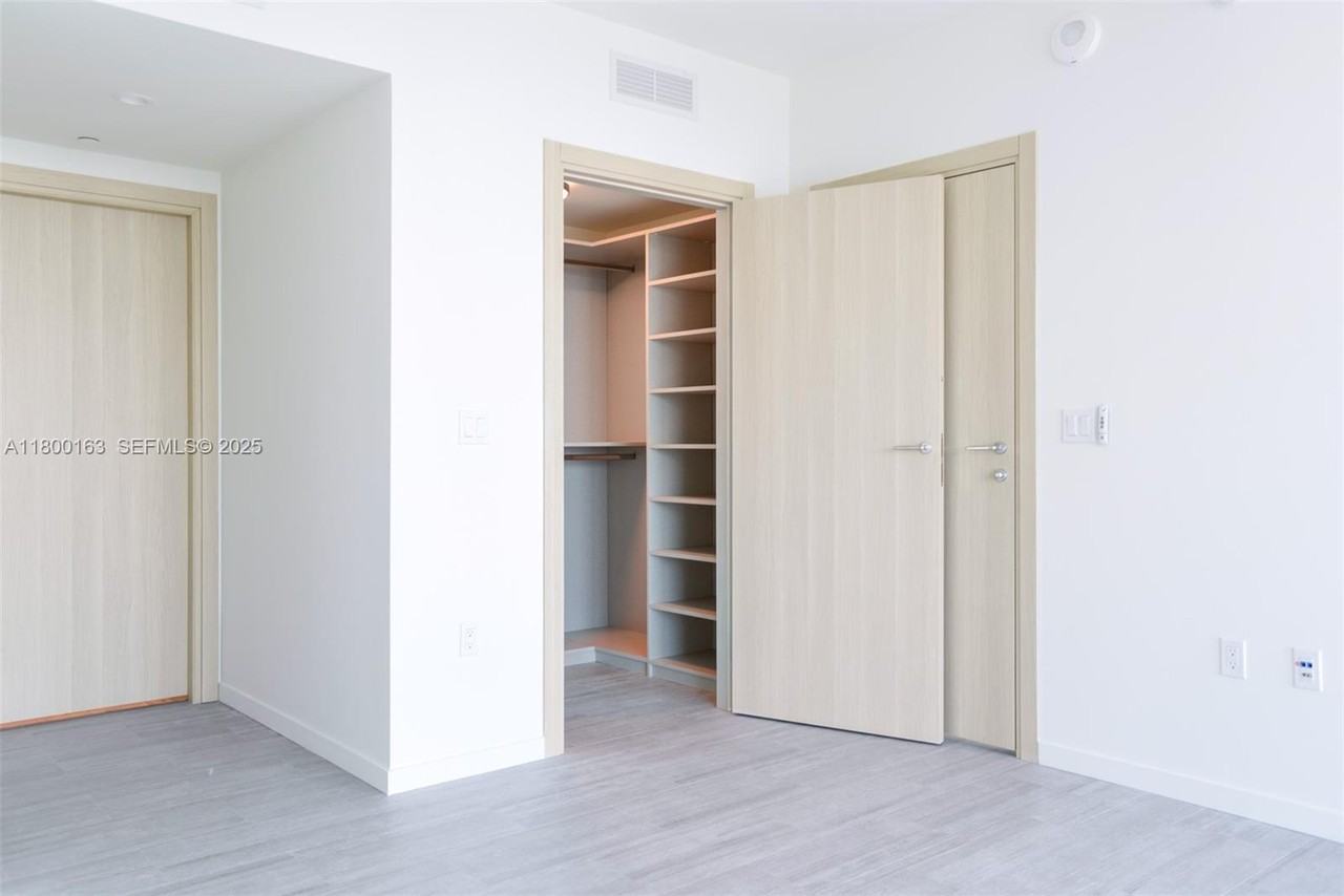 1000 Brickell Plaza #2910 - Photo 4 of 23