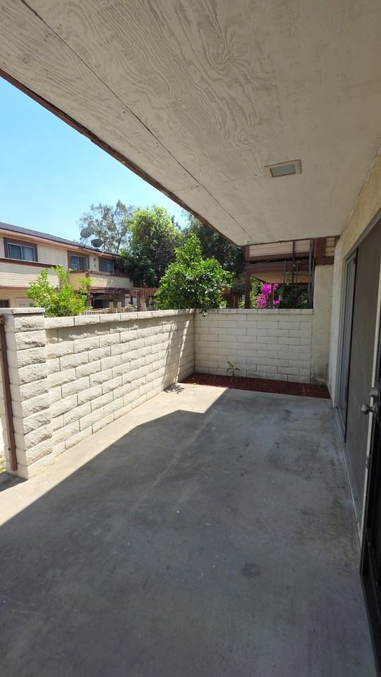 1452 E 5th St #3 - Photo 5 of 24