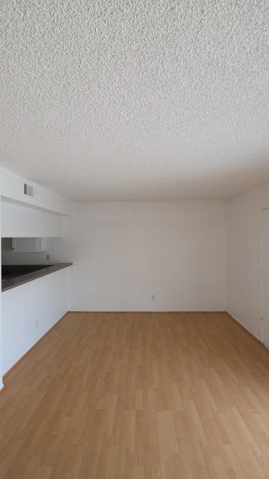 1452 E 5th St #3 - Photo 7 of 24