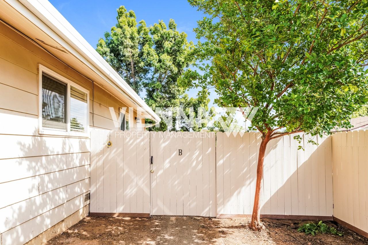 500 4th St - Photo 2 of 10