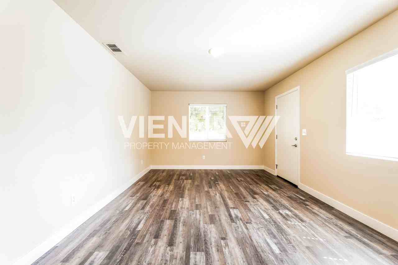 500 4th St - Photo 3 of 10