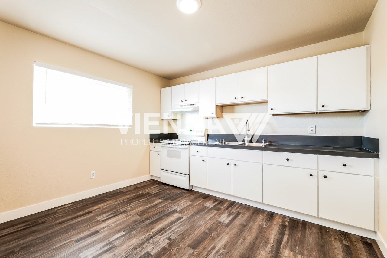 500 4th St - Photo 5 of 10