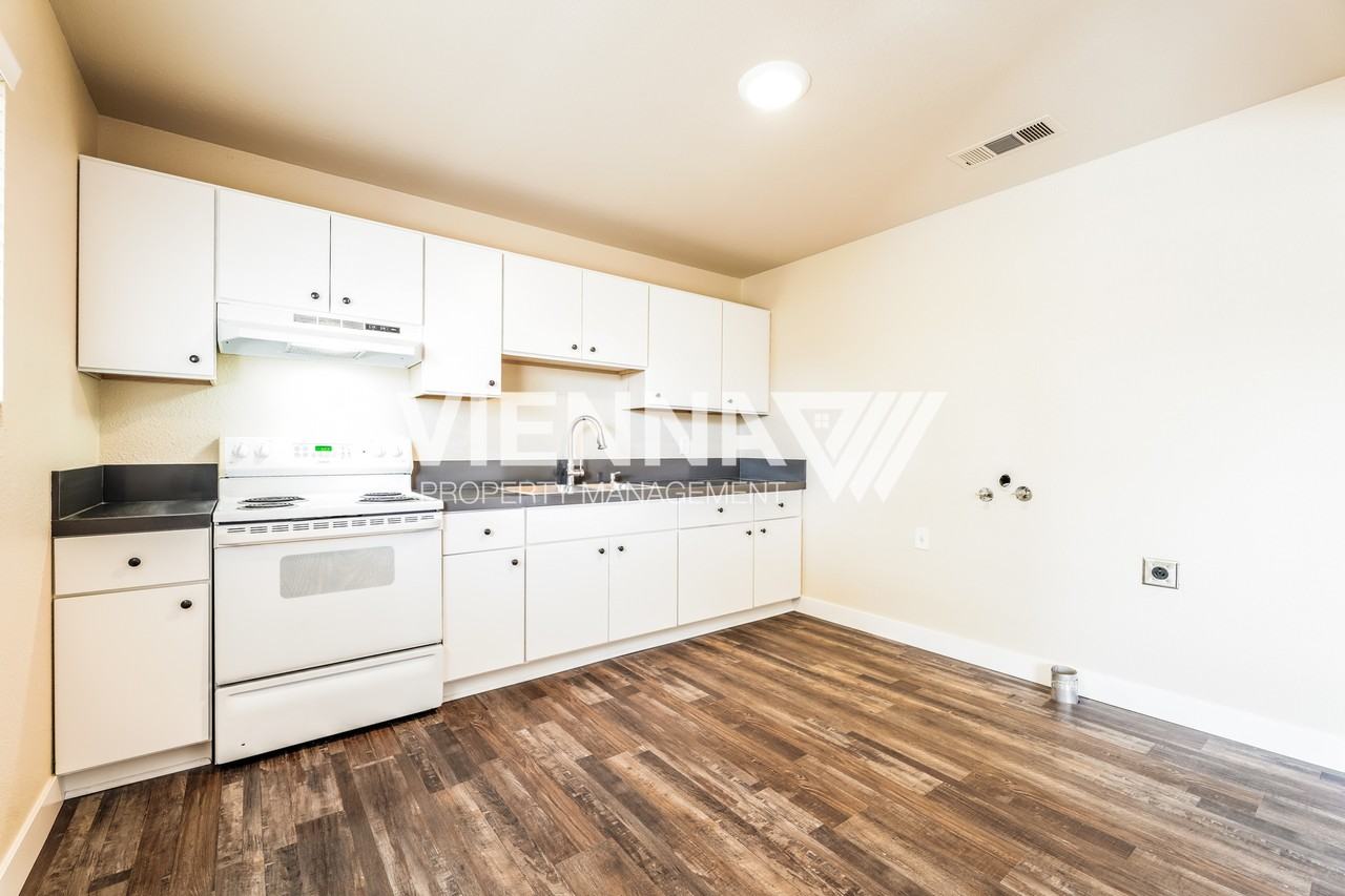 500 4th St - Photo 6 of 10