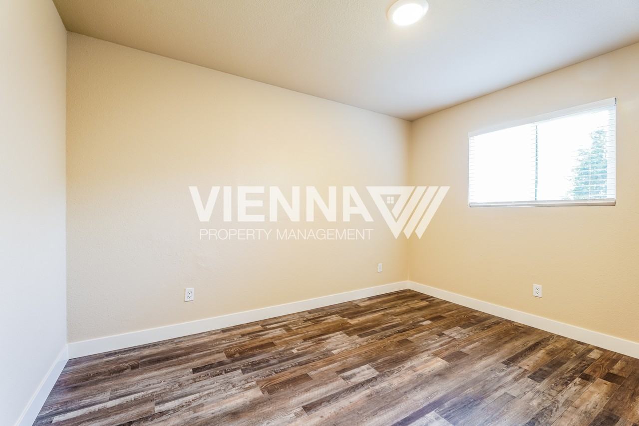 500 4th St - Photo 7 of 10