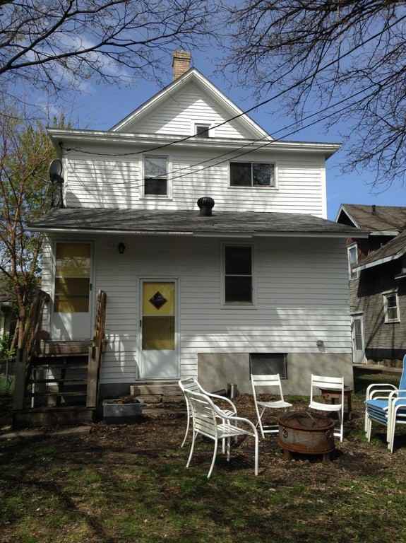 1078 21st Ave Se - Photo 2 of 9