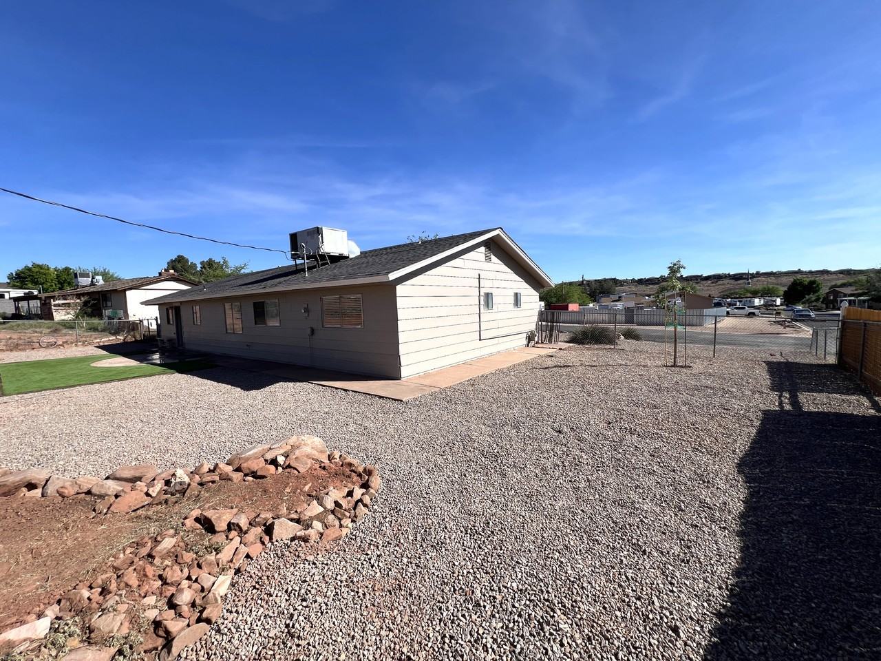 114 Wagon Wheel Dr - Photo 2 of 22