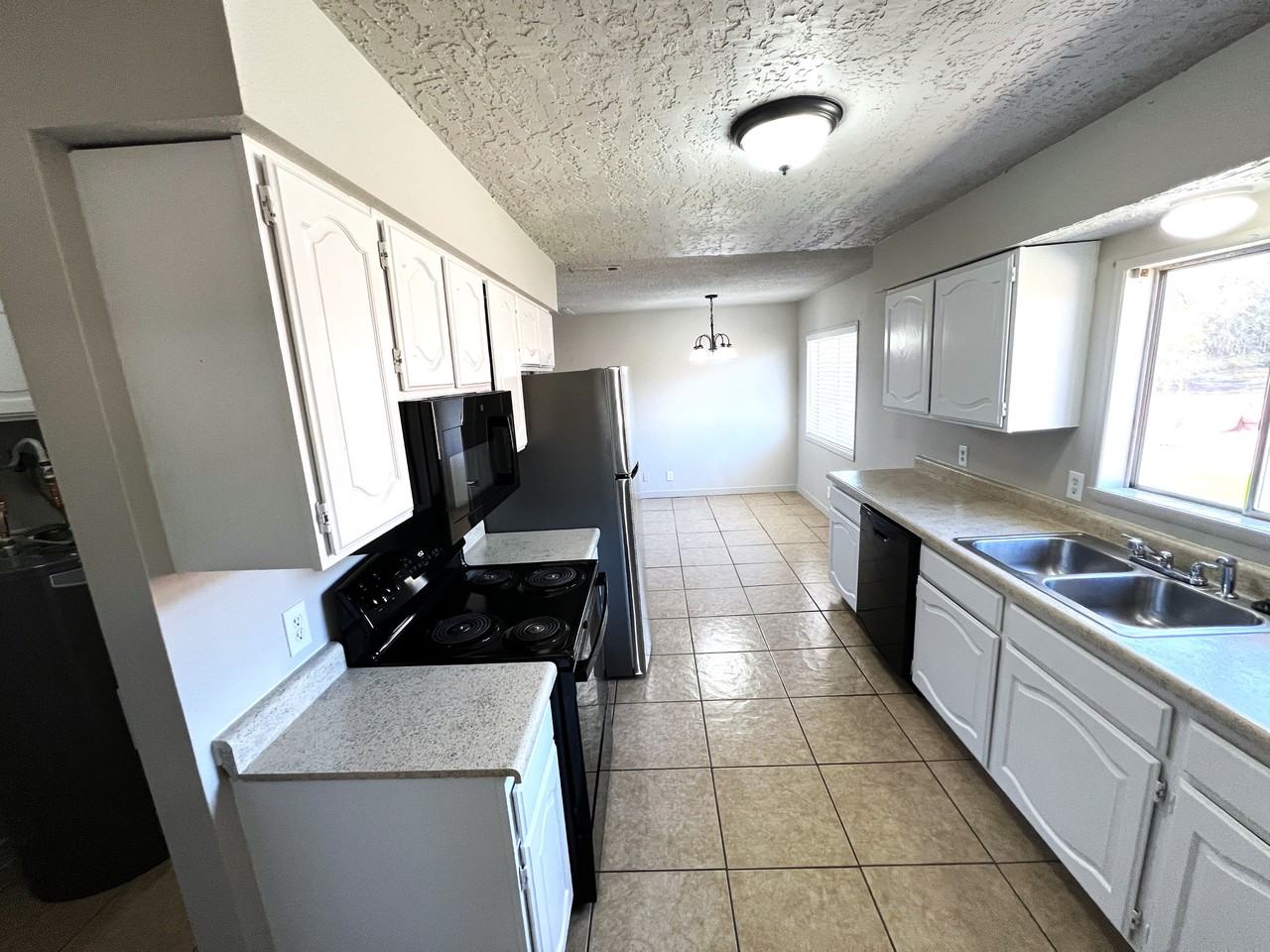 114 Wagon Wheel Dr - Photo 5 of 22