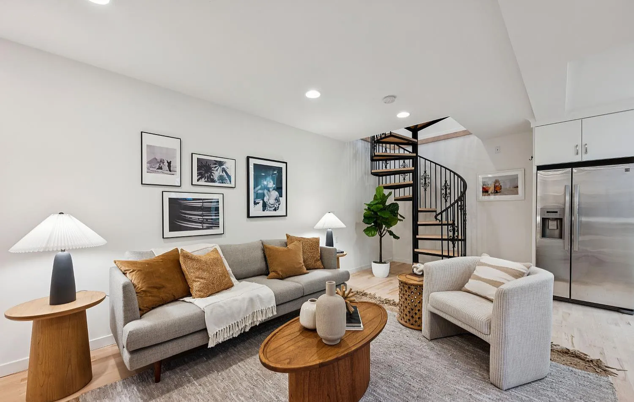 32 Harris Pl #A - Photo 2 of 9