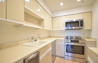 101 Lombard St #109E - Photo 1 of 1