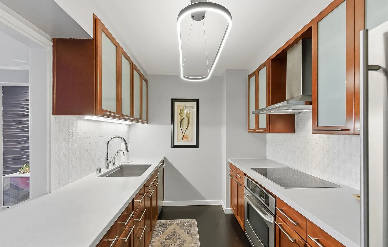 152 Lombard St #405 - Photo 7 of 35