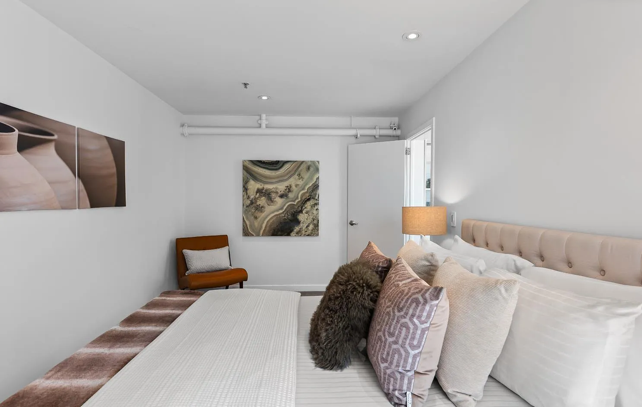 229 8th St #3 - Photo 3 of 27