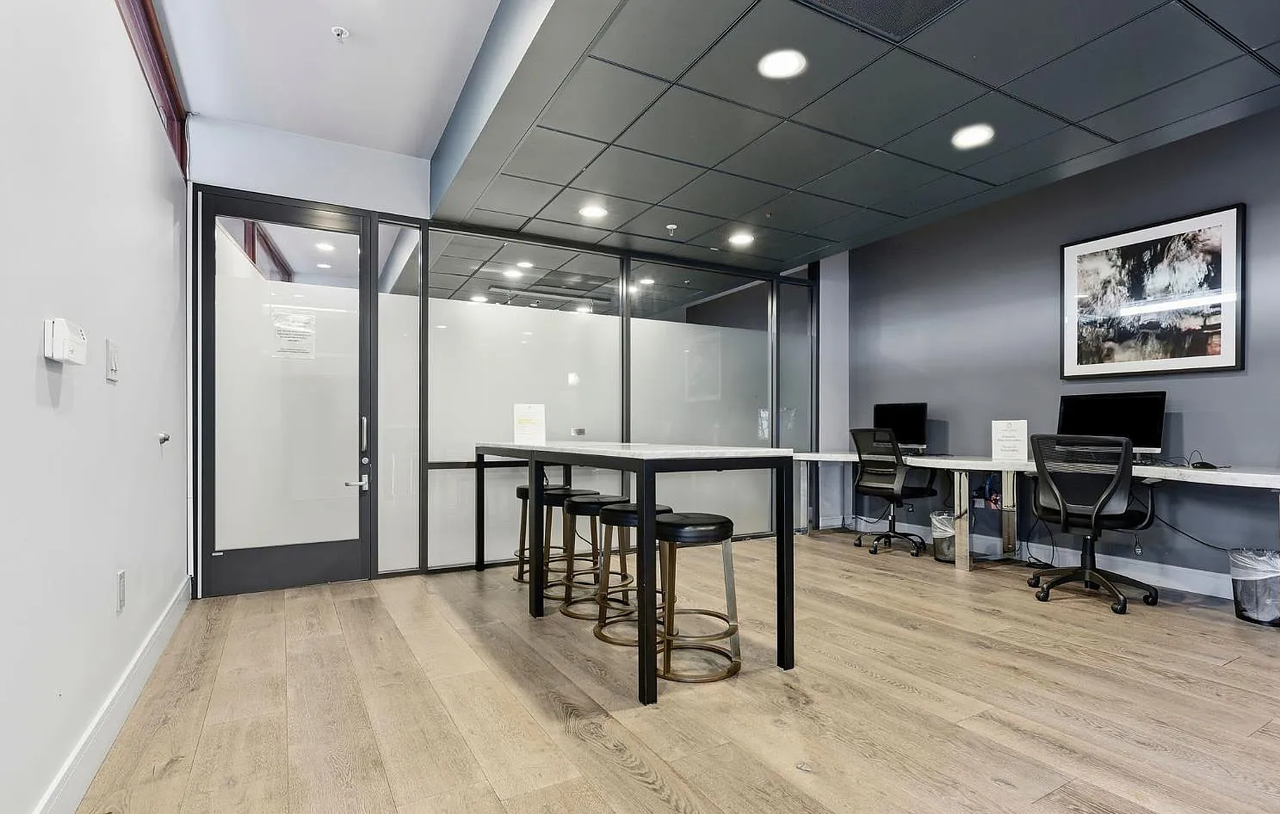 250 King St #1304 - Photo 3 of 23