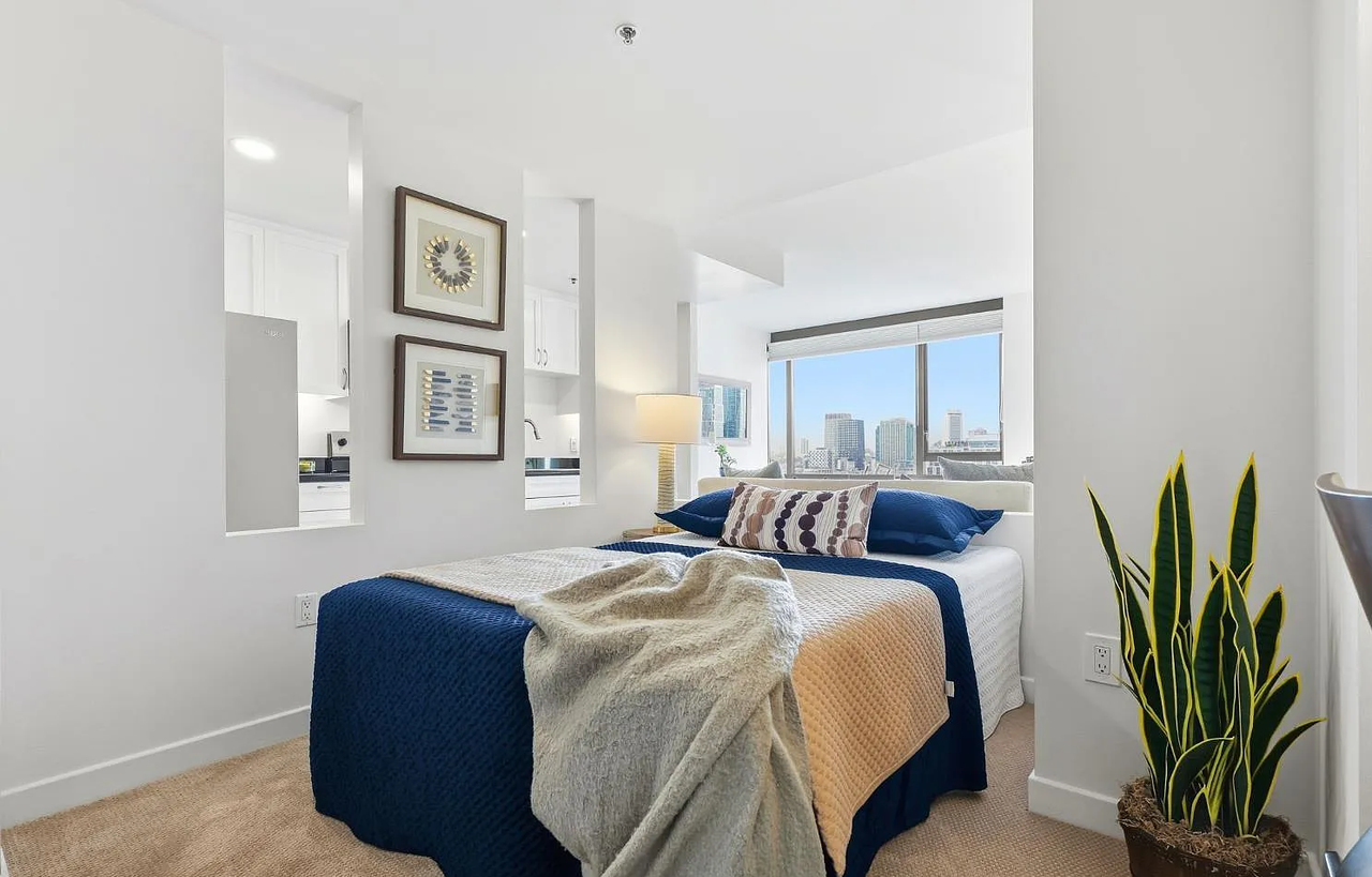 250 King St #1304 - Photo 4 of 23