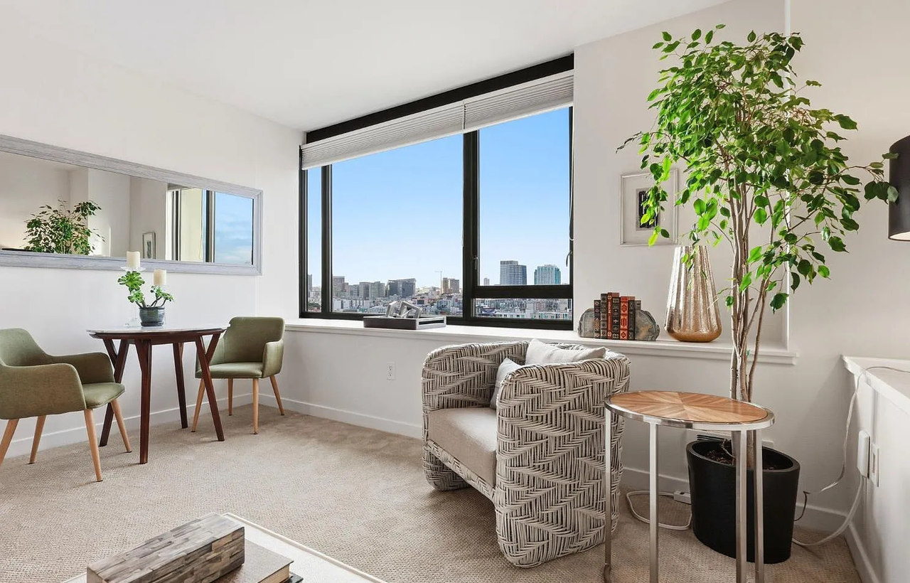 250 King St #1304 - Photo 7 of 23