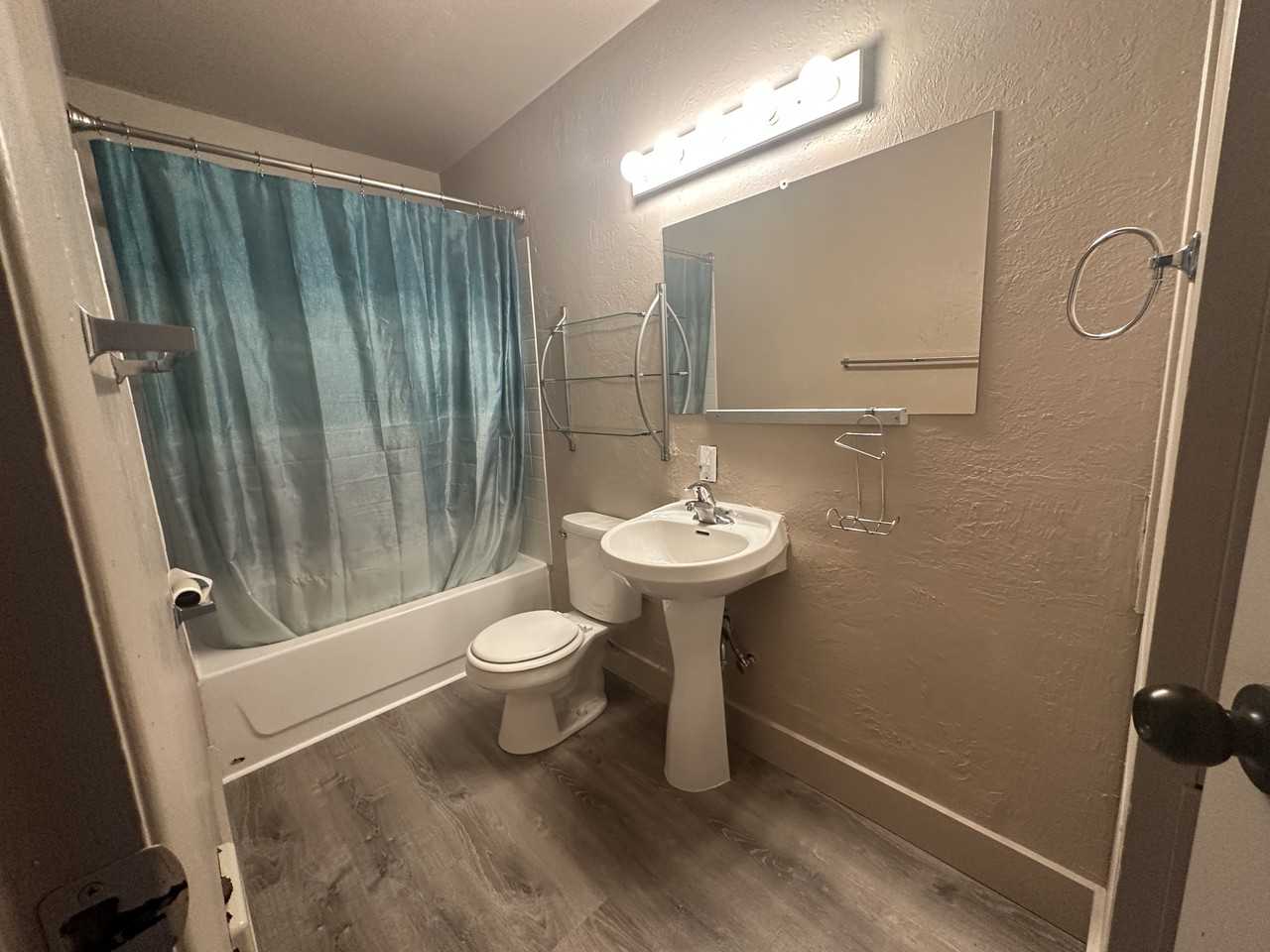 404-406 N 13Th St - Photo 6 of 8