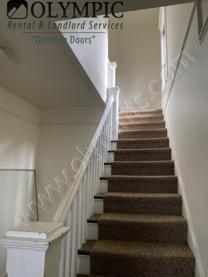 2108 Capitol Way S - Photo 2 of 11