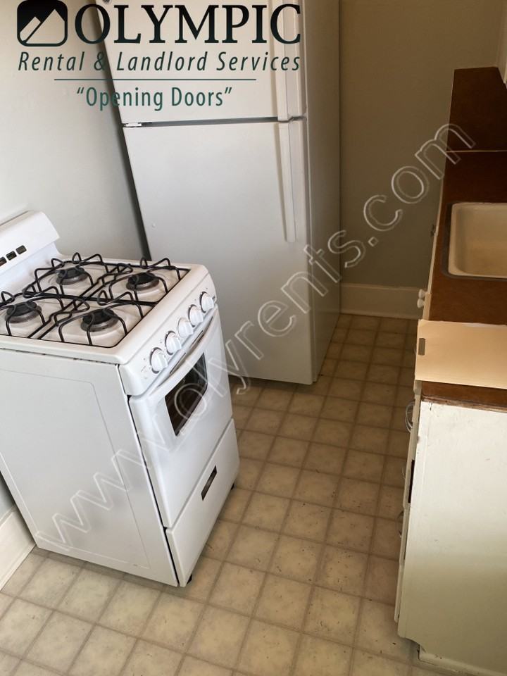 2108 Capitol Way S - Photo 7 of 11