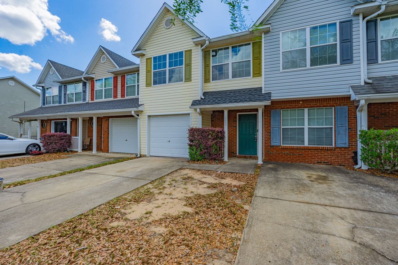 111 Swaying Pine Ct - Photo 2 of 14