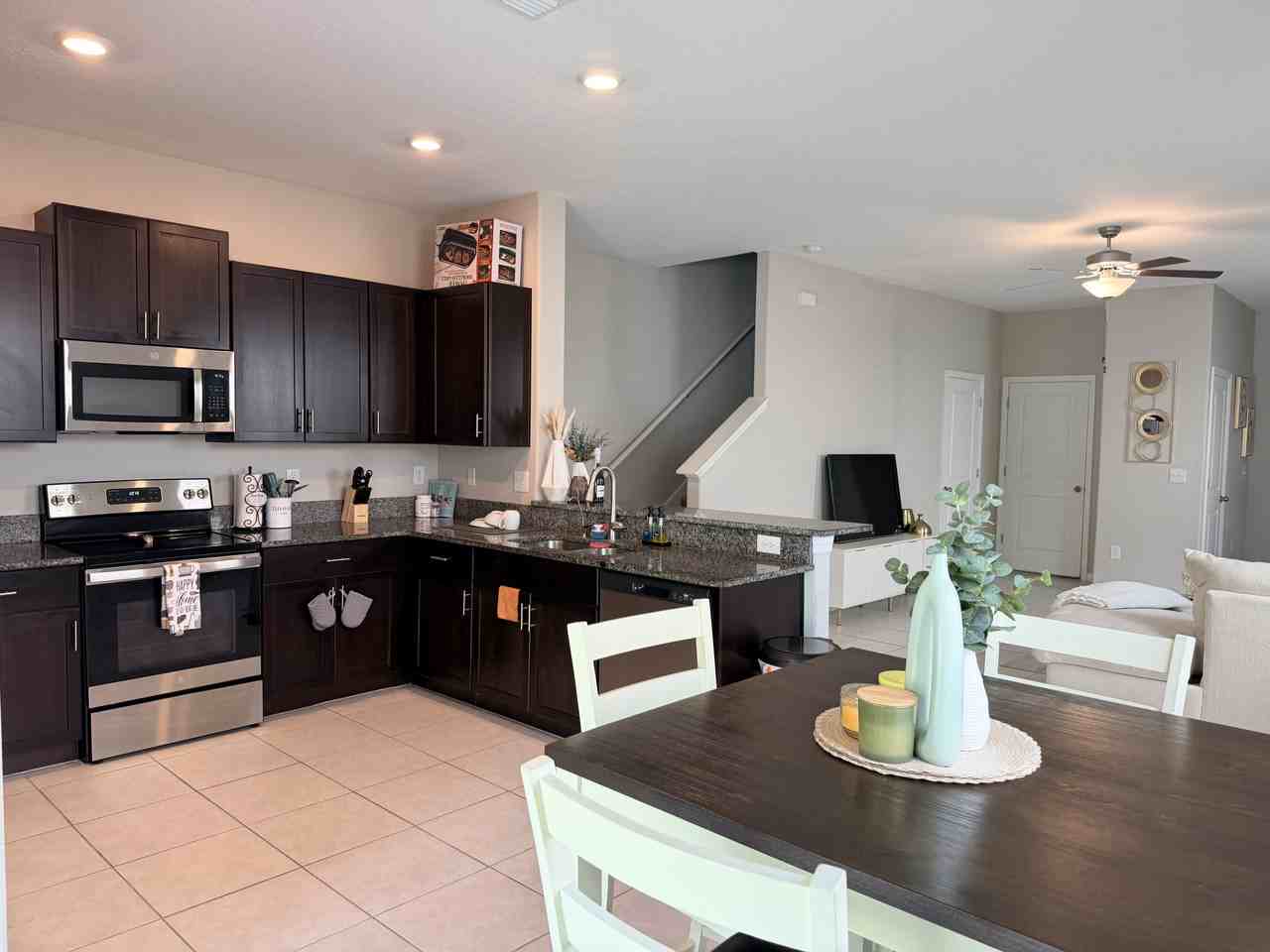 10454 Shady Preserve Dr - Photo 4 of 17