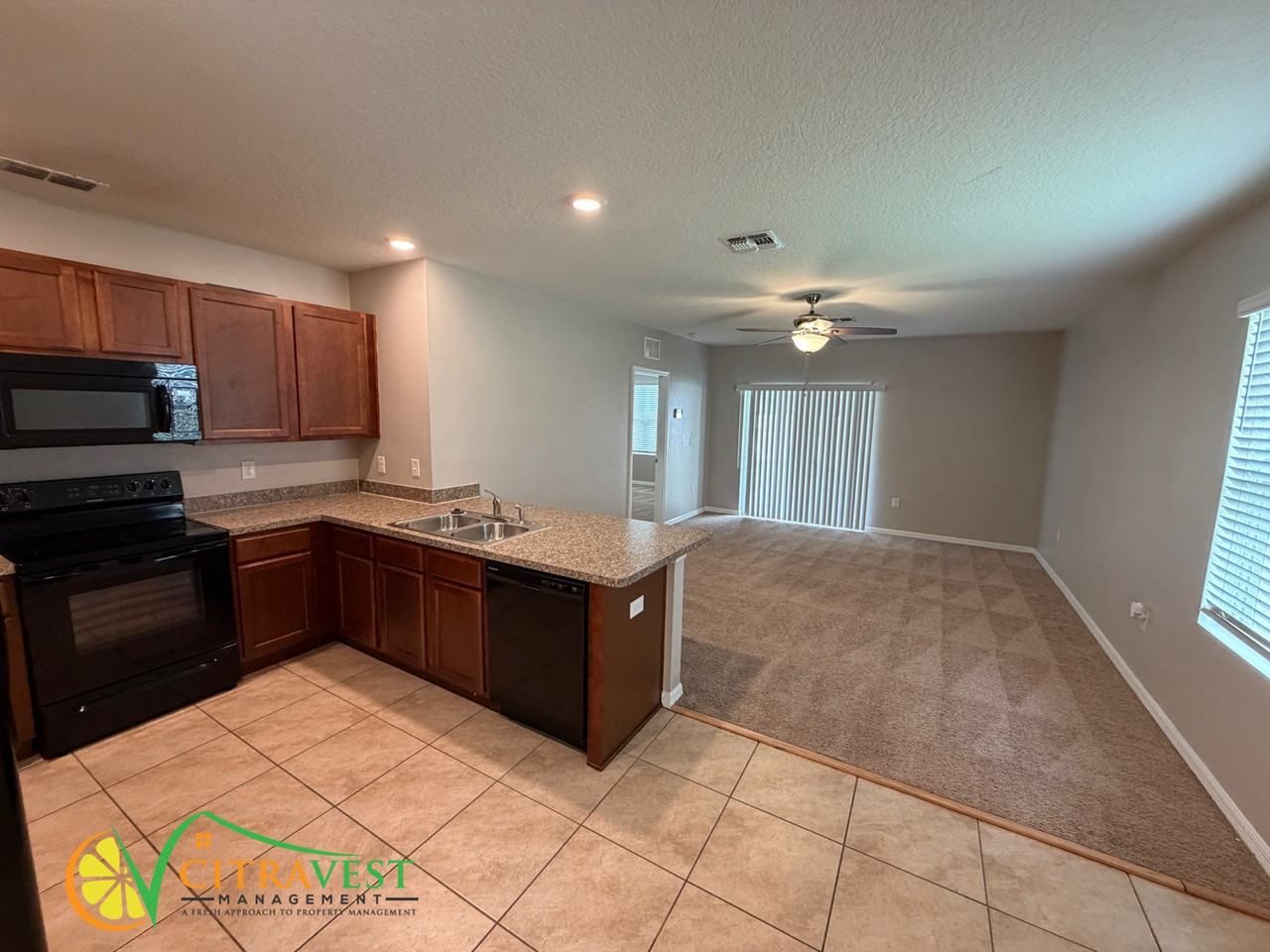 578 Squires Grove Dr - Photo 3 of 12