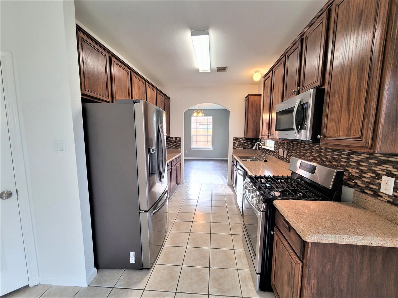 10026 Gil Jr Ln - Photo 5 of 14