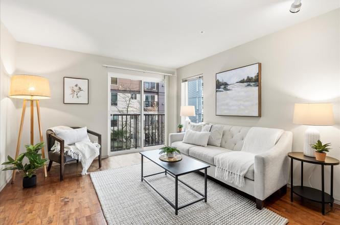 323 Queen Anne Ave N - Photo 3 of 12