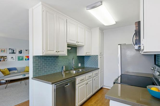 2002 4Th St - Photo 4 of 10