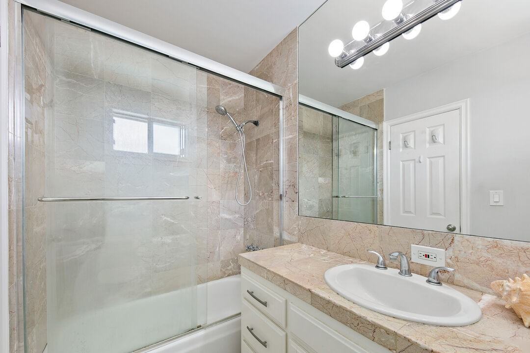 2002 4Th St - Photo 7 of 10