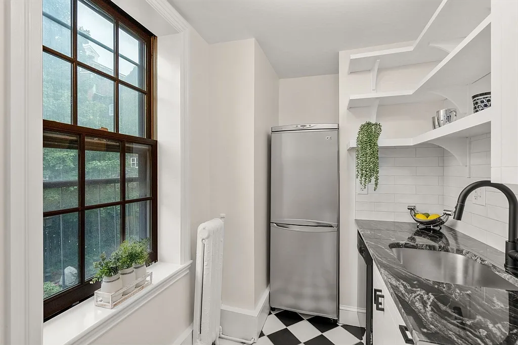 1 Primus Ave - Photo 4 of 12