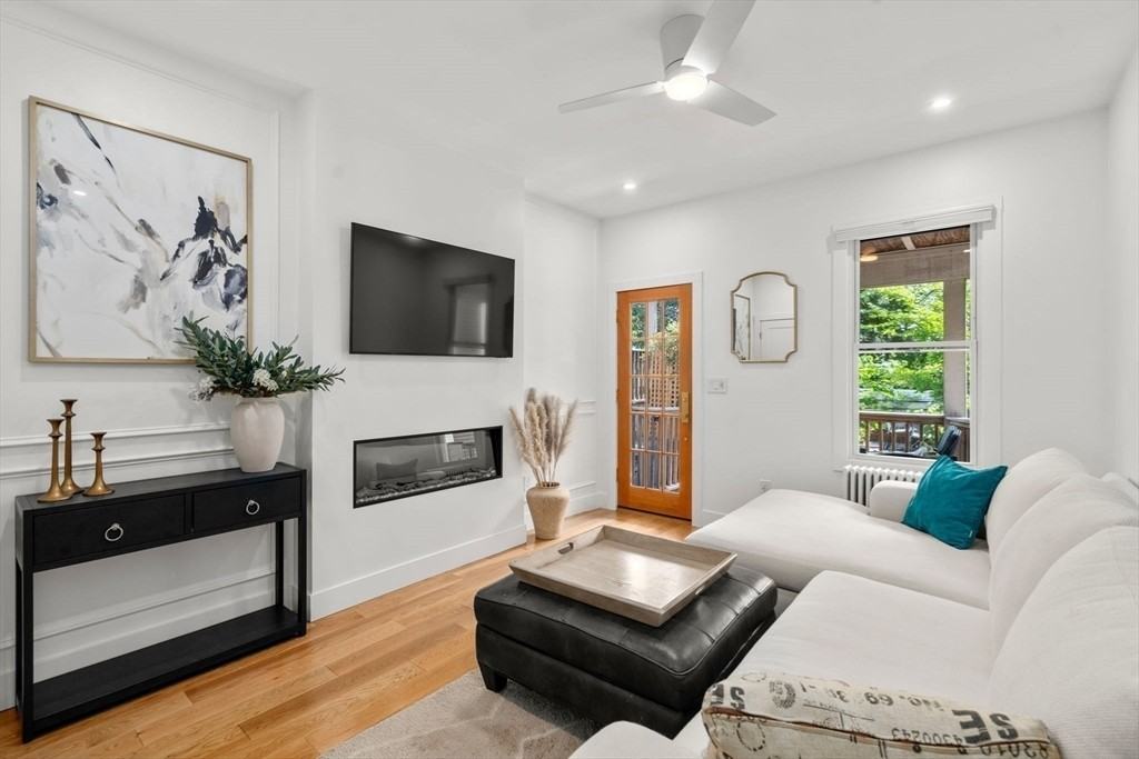 1 314A Bunker Hill St - Photo 7 of 9