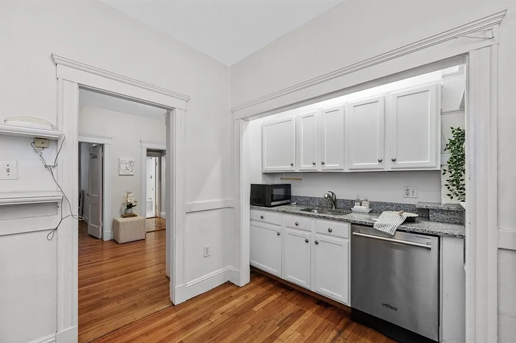 65 Lanark Rd - Photo 3 of 13